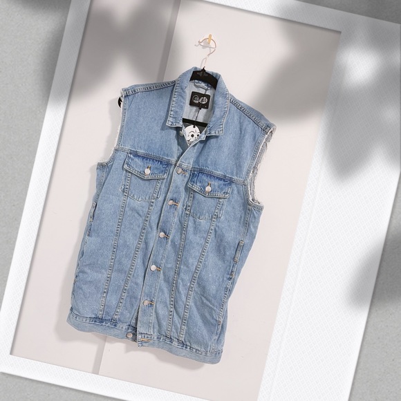 ✨ NWT ✨ CHEAP MONDAY - Taylor oversized denim vest - Light wash - Picture 1 of 6